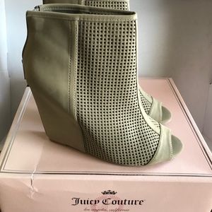 NEW Juicy Couture Wedge